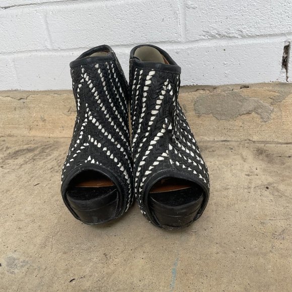 Zara Black & White Woven Leather Platform Wedges - Picture 4 of 6
